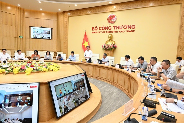 THÚC ĐẨY THỰC HIỆN CÁC THỎA THUẬN THƯƠNG MẠI VỚI HOA KỲ